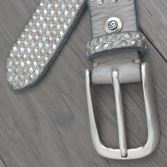 Leather studded belt - Picture 2 of 5